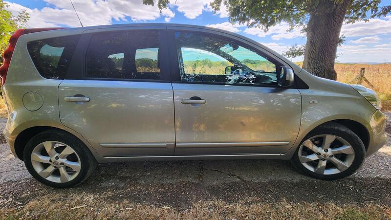 2010 Nissan Note — photo 10