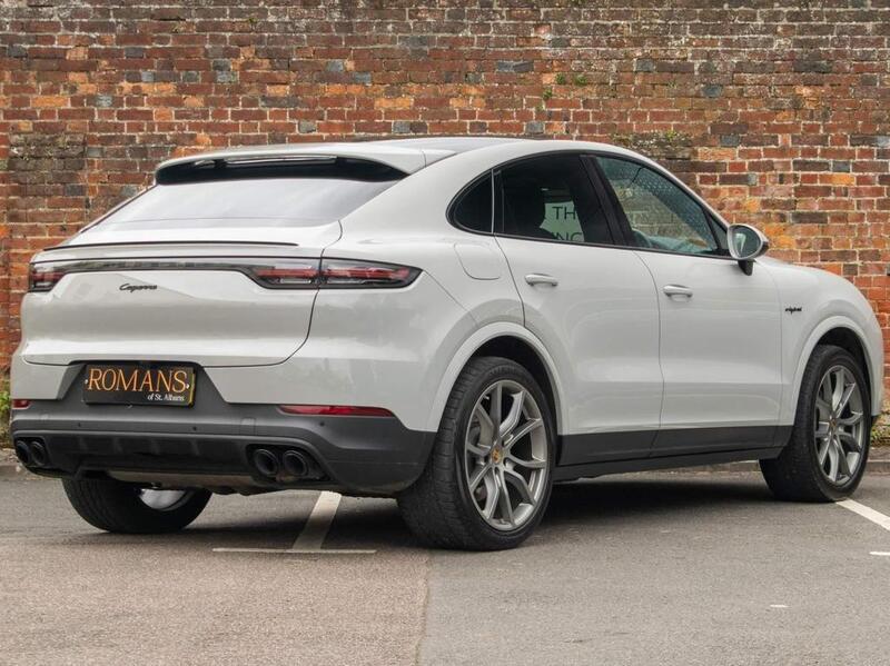 Porsche Cayenne view 3