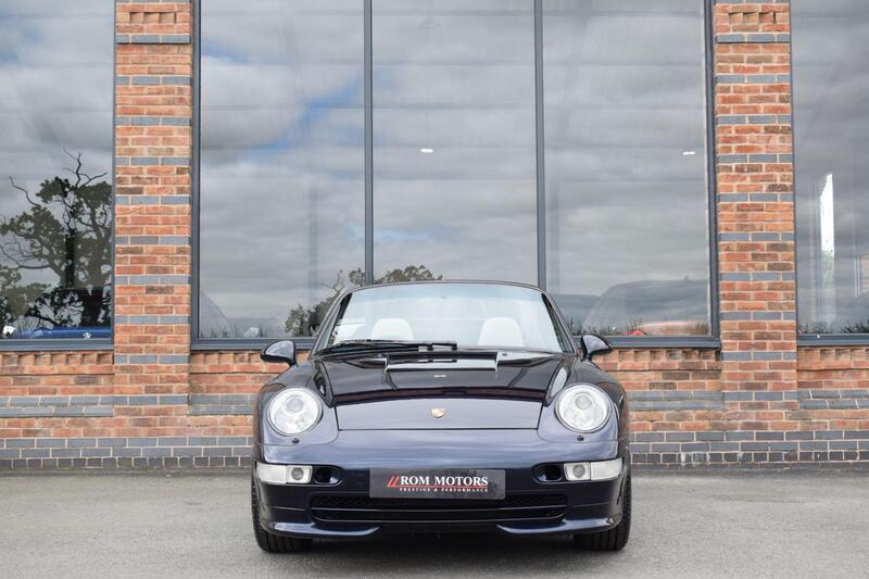 Porsche 911 view 4