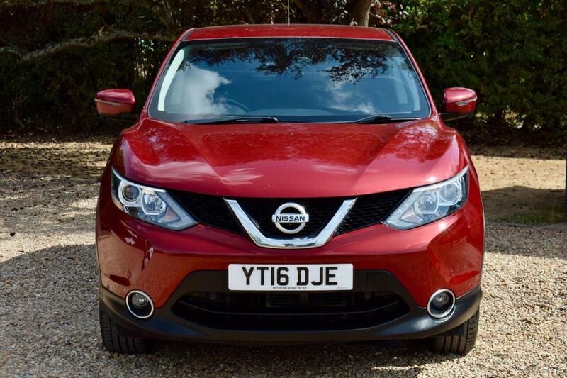 Nissan Qashqai view 2