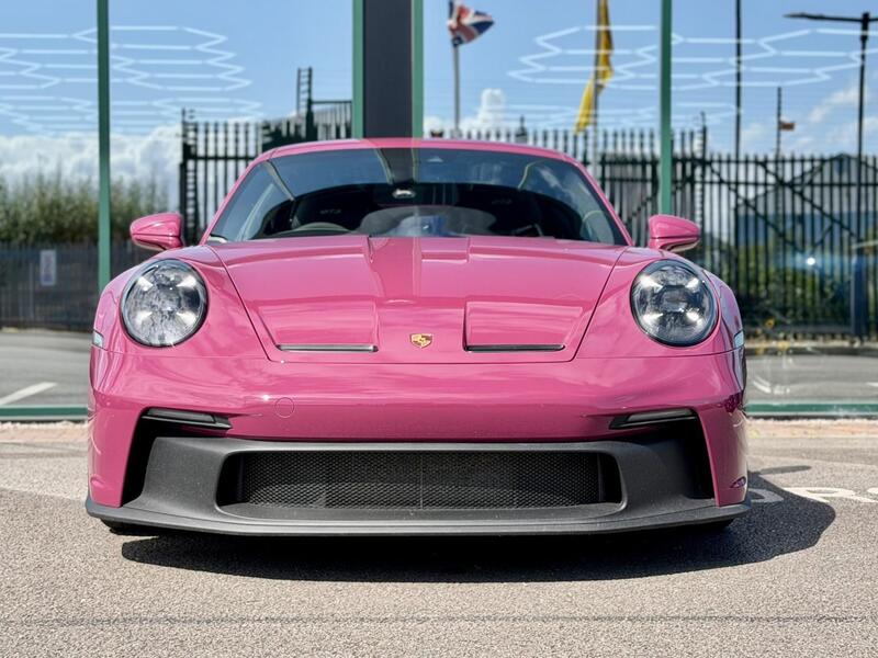 Porsche 911 view 5