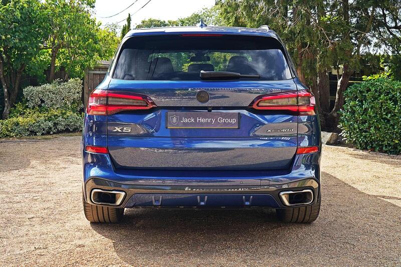 BMW X5 view 4