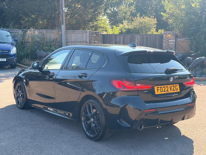 BMW 1 Series view 6