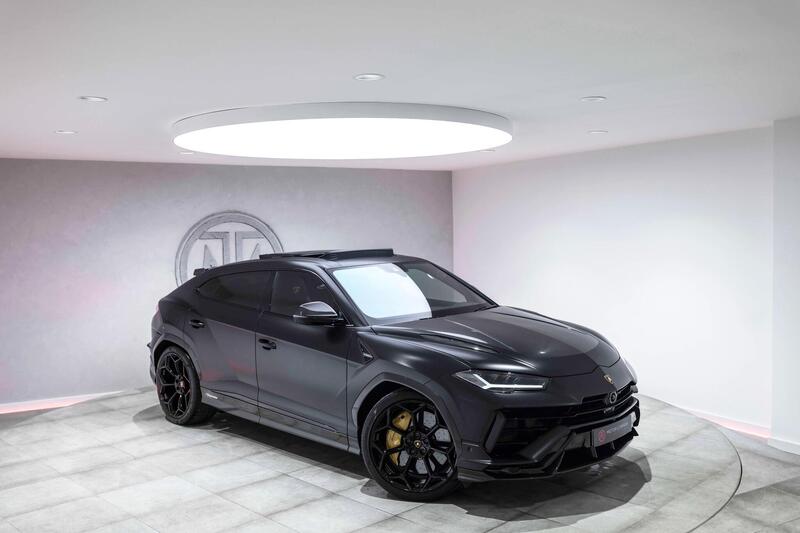 Lamborghini Urus view 7