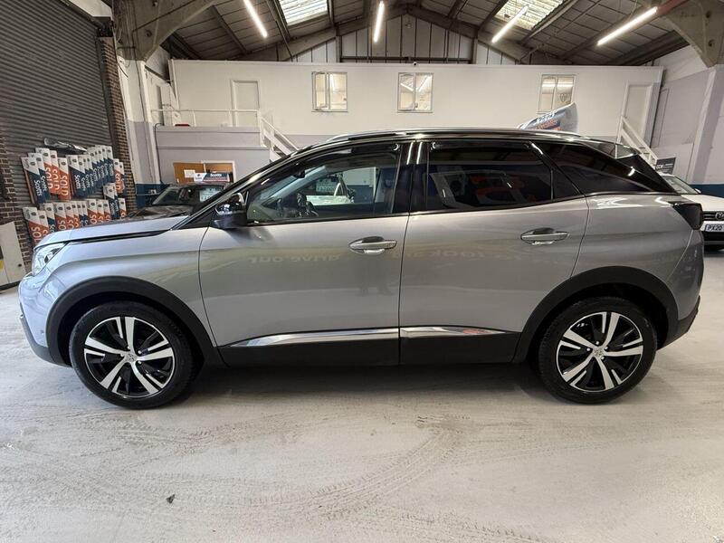 Peugeot 3008 view 5