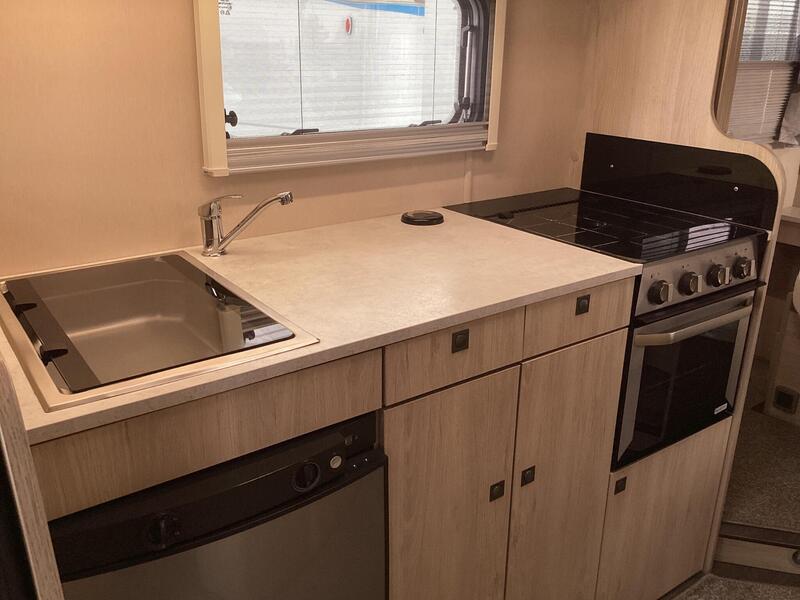 Auto-Trail Expedition C71 — image 15