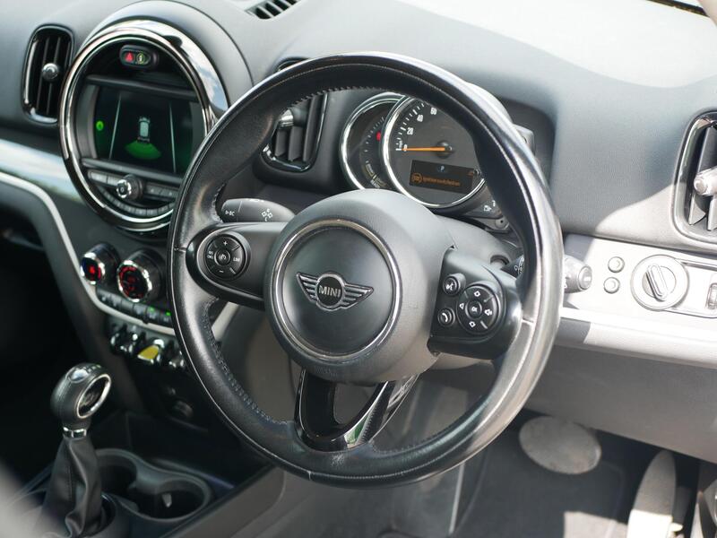 Mini Countryman view 4