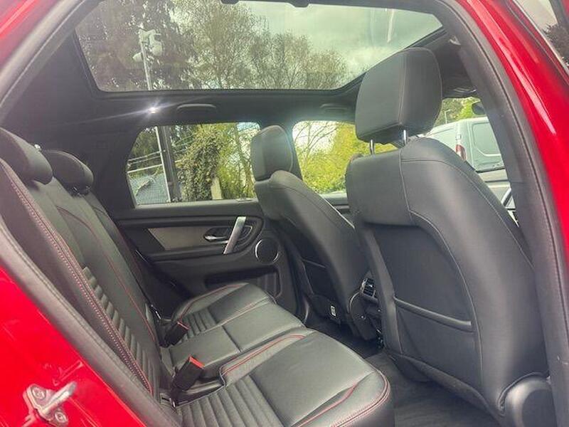 Land Rover Discovery Sport view 5