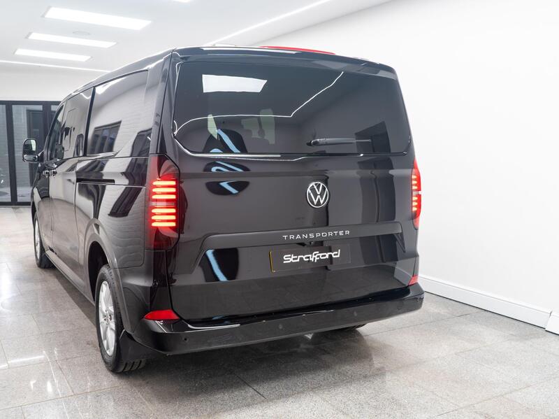 Volkswagen Transporter view 6
