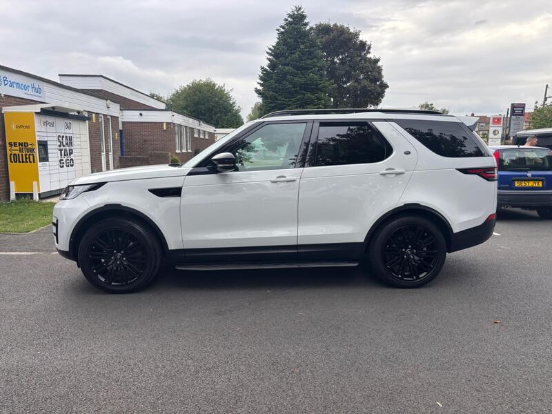 Land Rover Discovery view 4