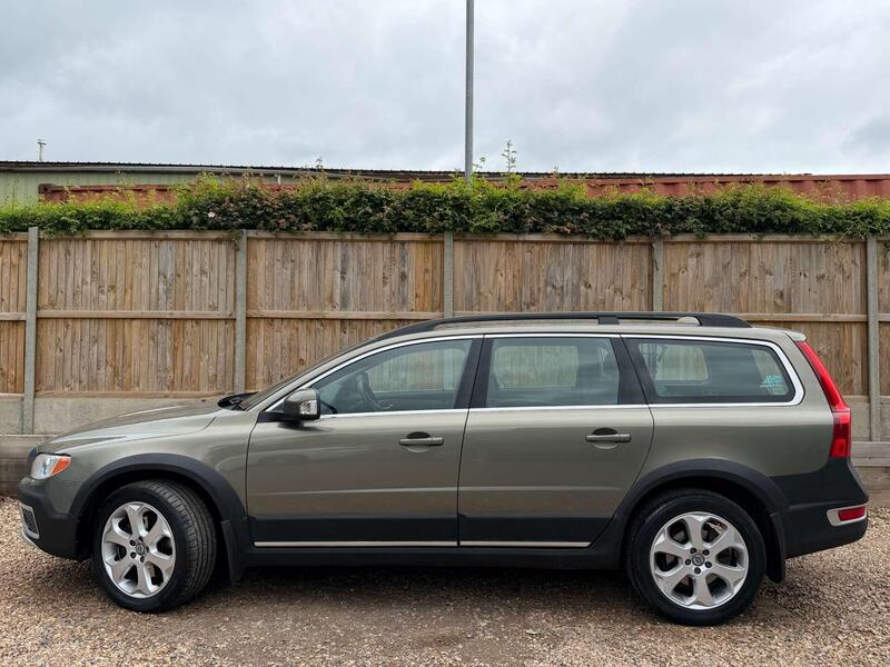 Volvo XC70 view 6