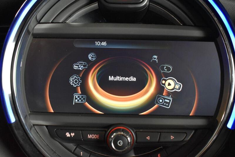 Mini Hatch view 5