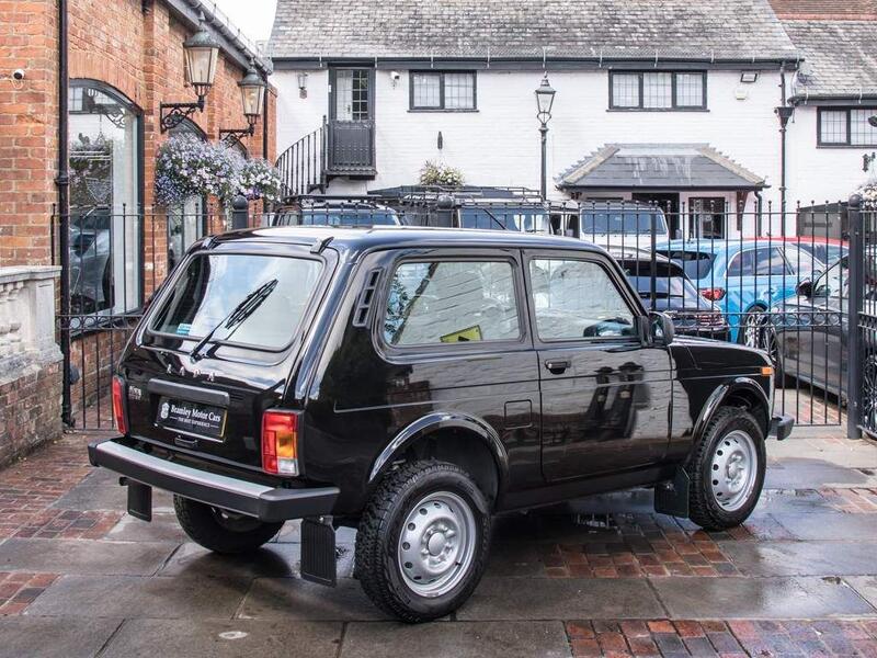 Lada Niva view 6