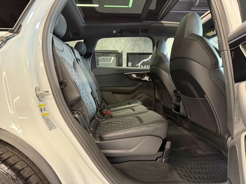 Audi SQ7 view 31