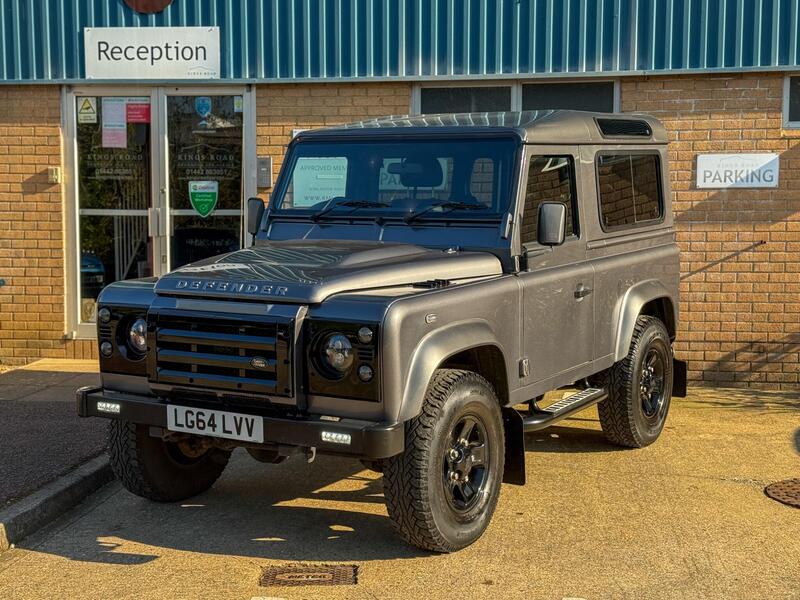 Land Rover Defender 90 main image