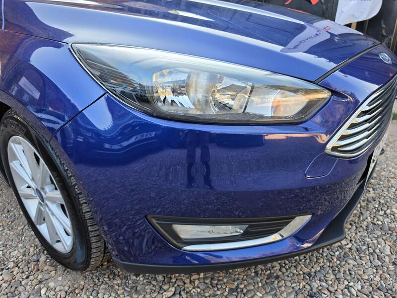 Ford Focus 1.6 Titanium Powershift Euro 6 5dr thumbnail 9