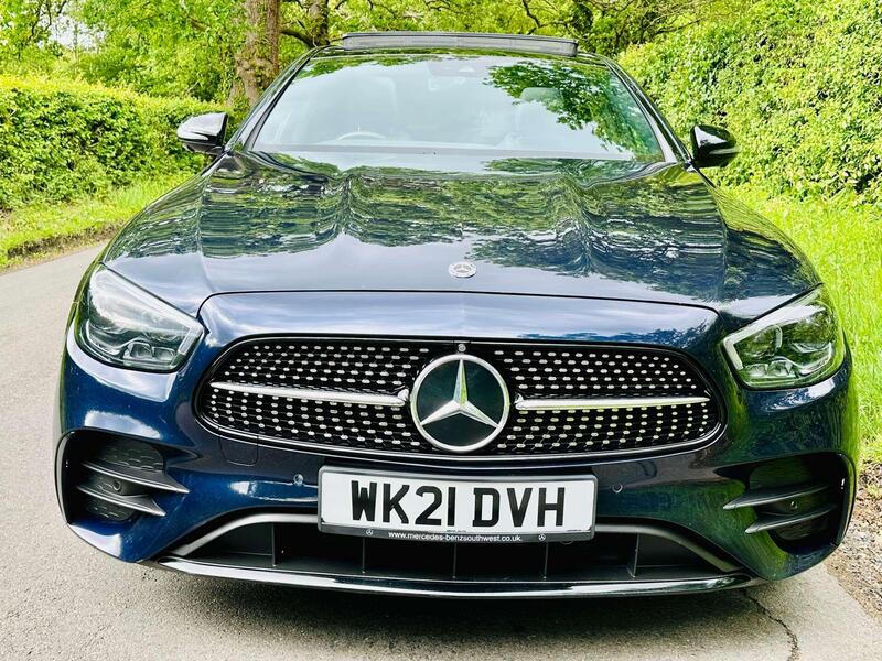 Mercedes-Benz E-Class view 3