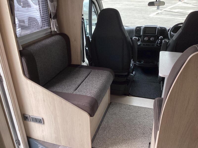 Auto-Trail Expedition C71 — image 9