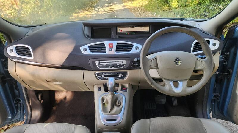 2010 Renault Scenic — photo 24