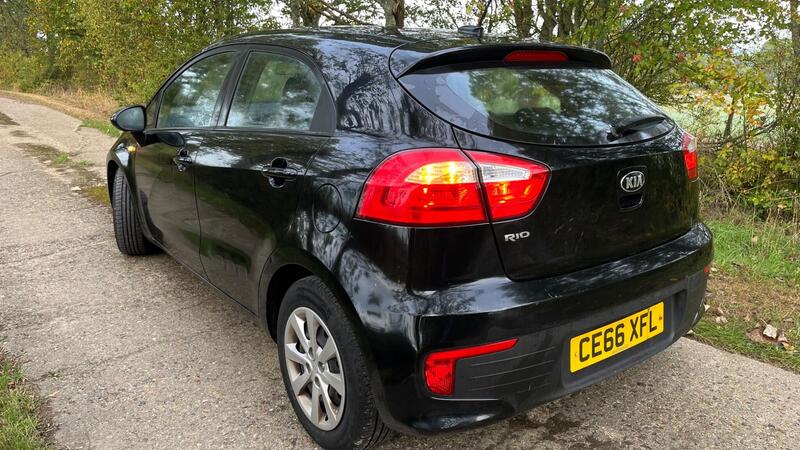 2016 Kia Rio — photo 7