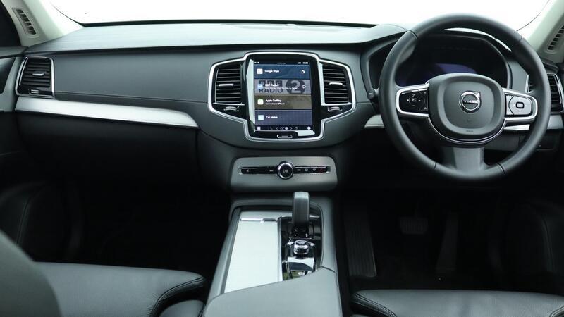 Volvo XC90 view 5