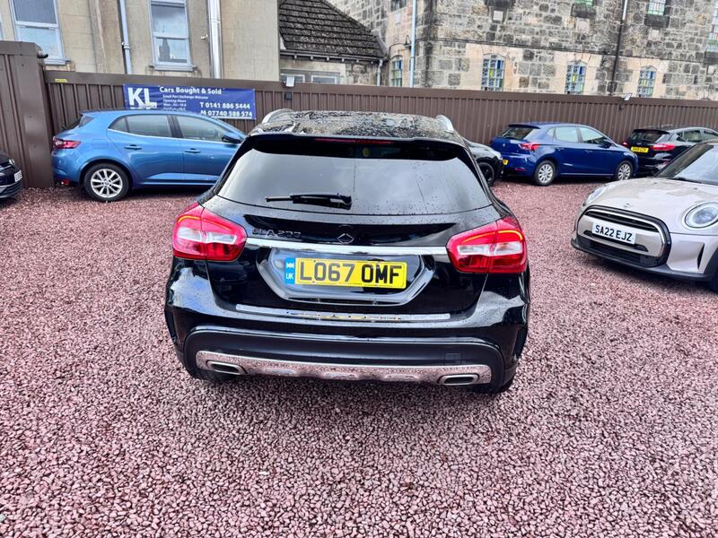 Mercedes-Benz Mercedes-Benz GLA view 7