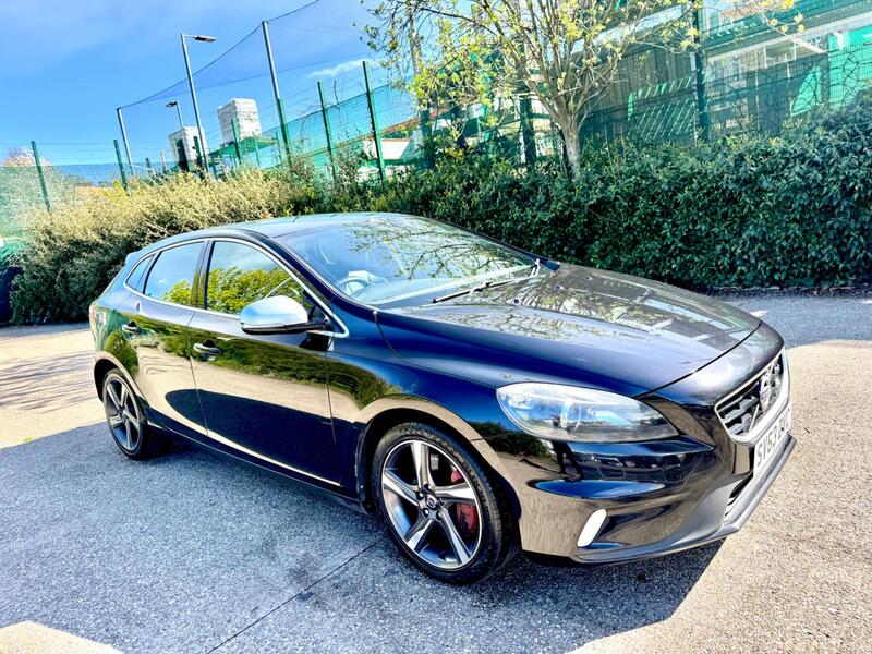 Volvo V40 main image