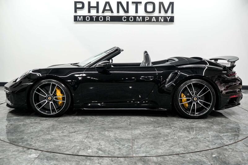 Porsche 911 view 3