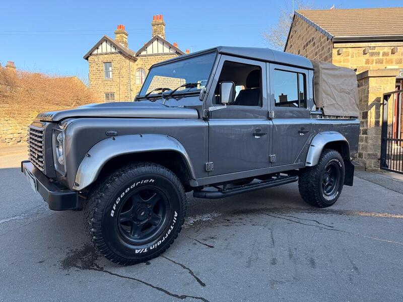 Land Rover Defender view 5