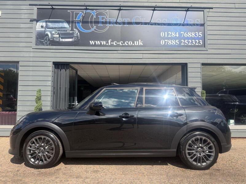 Mini Cooper MINI Cooper view 4