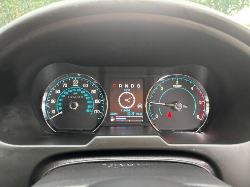 Jaguar XF view 49