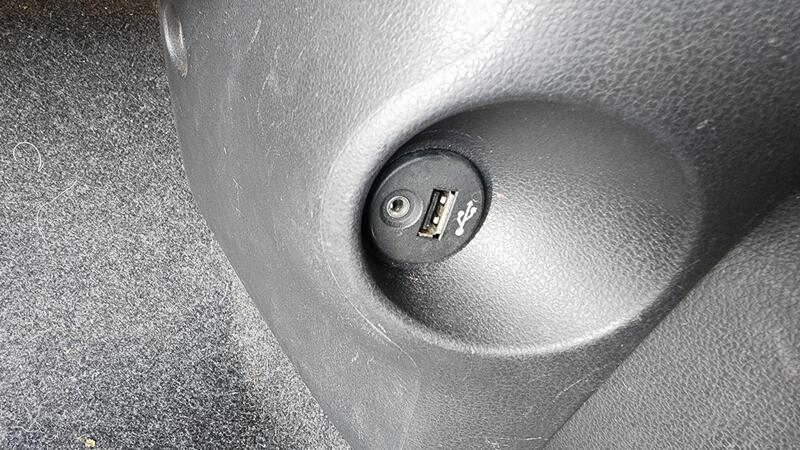 2011 Nissan Micra — photo 29