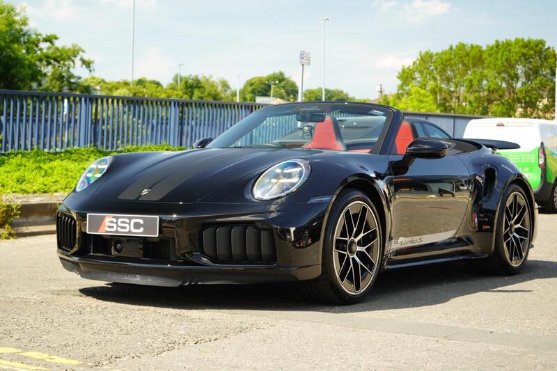 Porsche 911 view 7