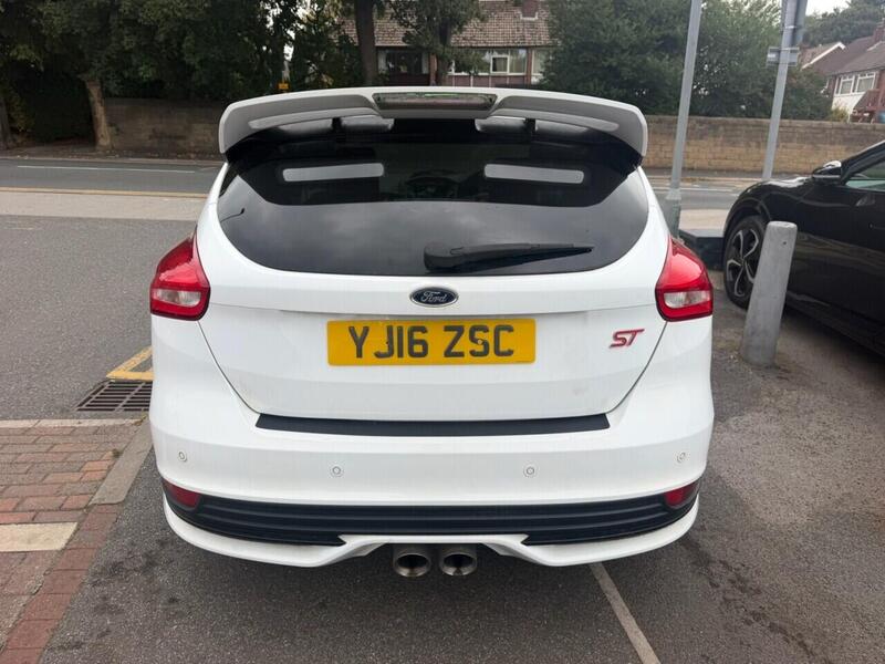 Ford Focus view 6