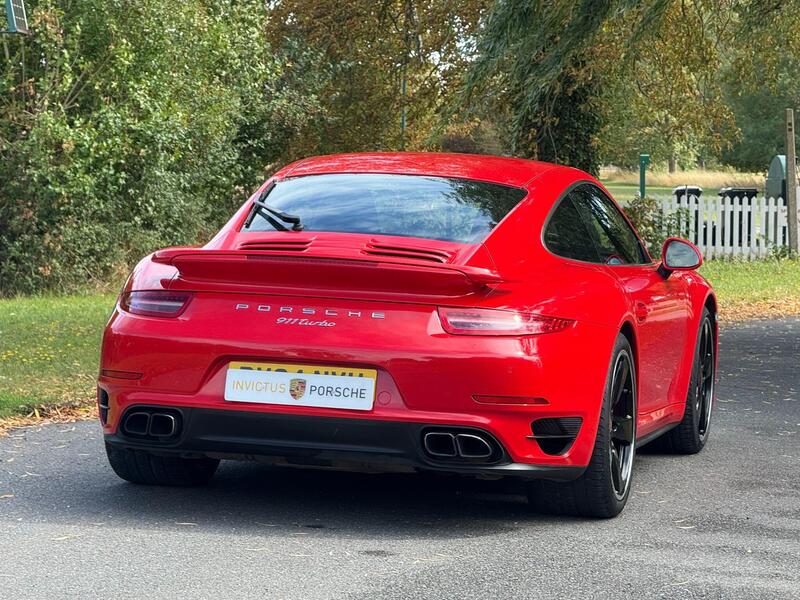 Porsche 911 view 9