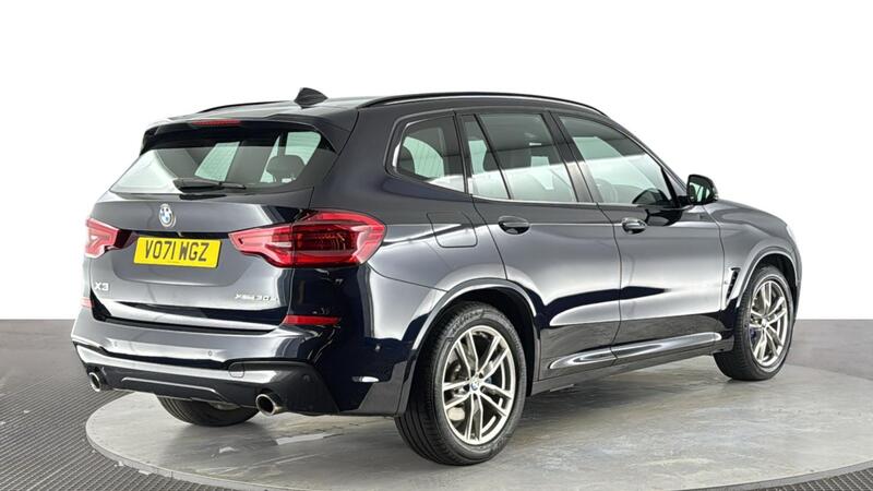 BMW X3 view 4