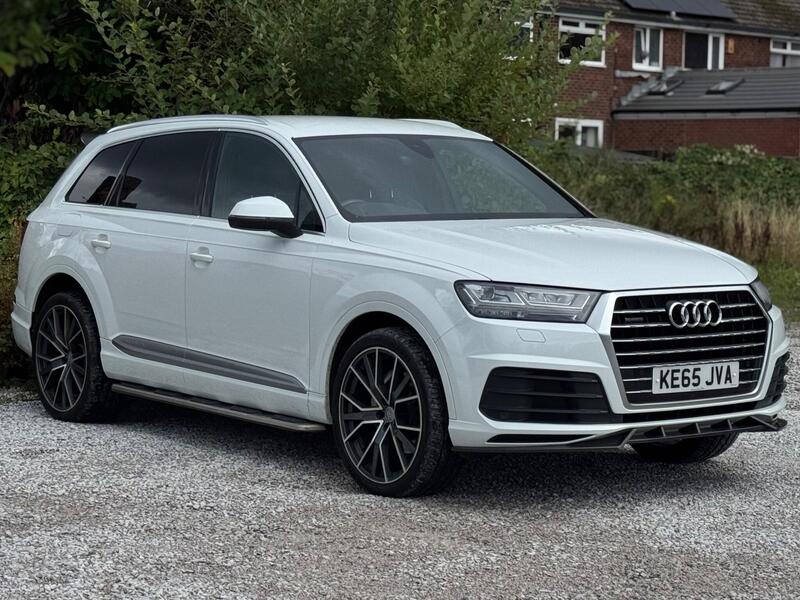 Audi Audi Q7 view 3