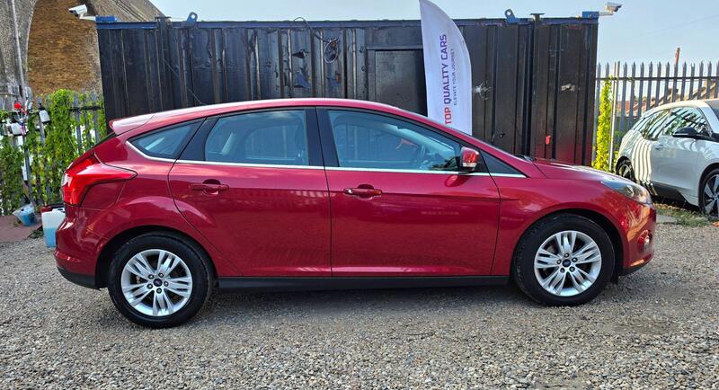 Ford Focus 1.0T EcoBoost Titanium Navigator Euro 5 (s/s) 5dr thumbnail 8