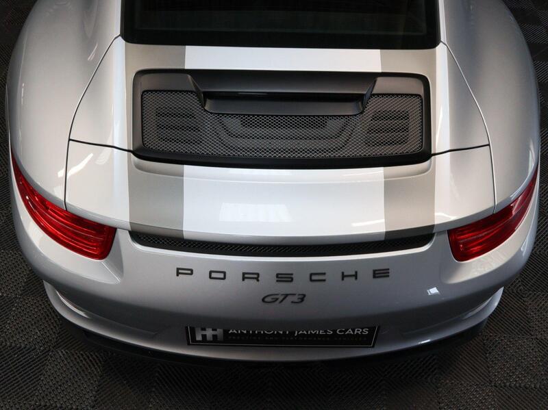 Porsche 911 view 52