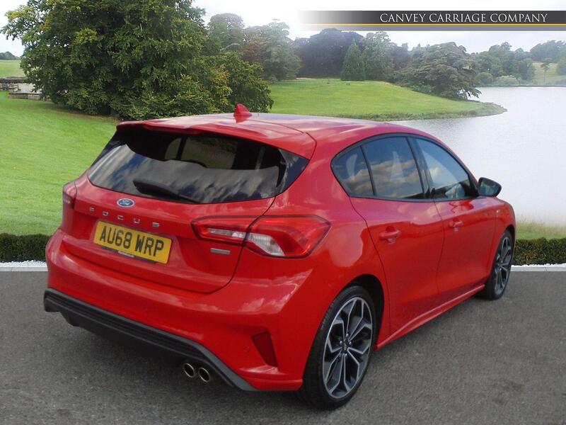 Ford Focus view 3
