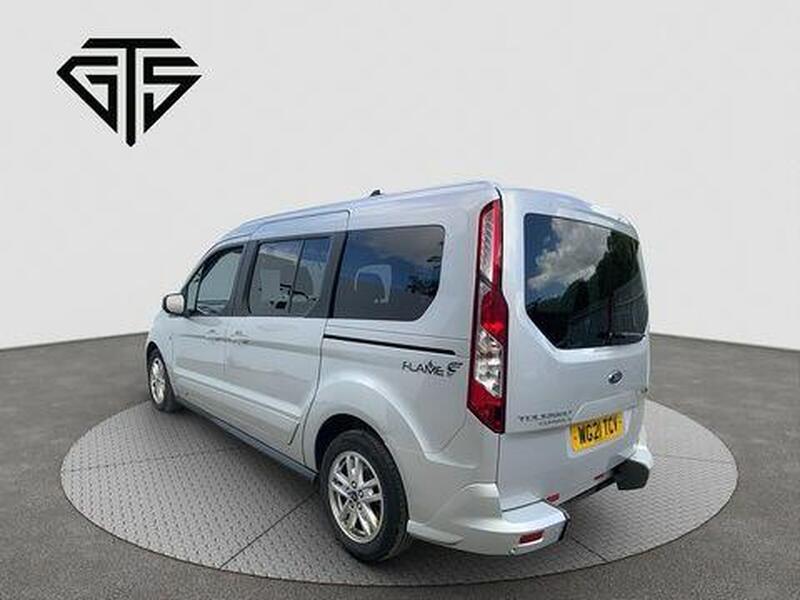 Ford Grand Tourneo Connect view 5