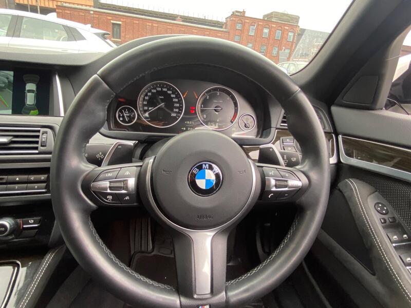 BMW 5 Series view 24