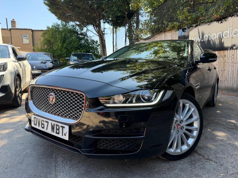 Jaguar Xe main image