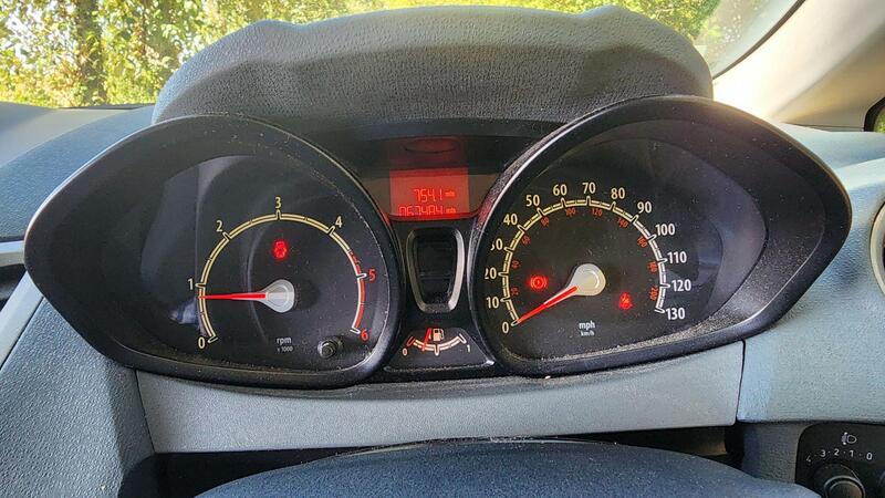 2009 Ford Fiesta — photo 34
