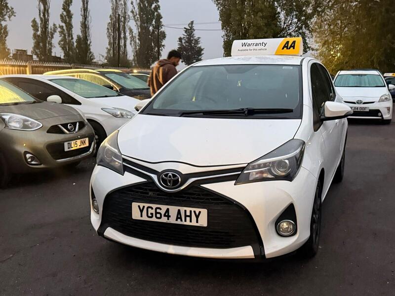 2014 Toyota Yaris 1.33 Dual VVT-i Sport Euro 5 5dr photo 5