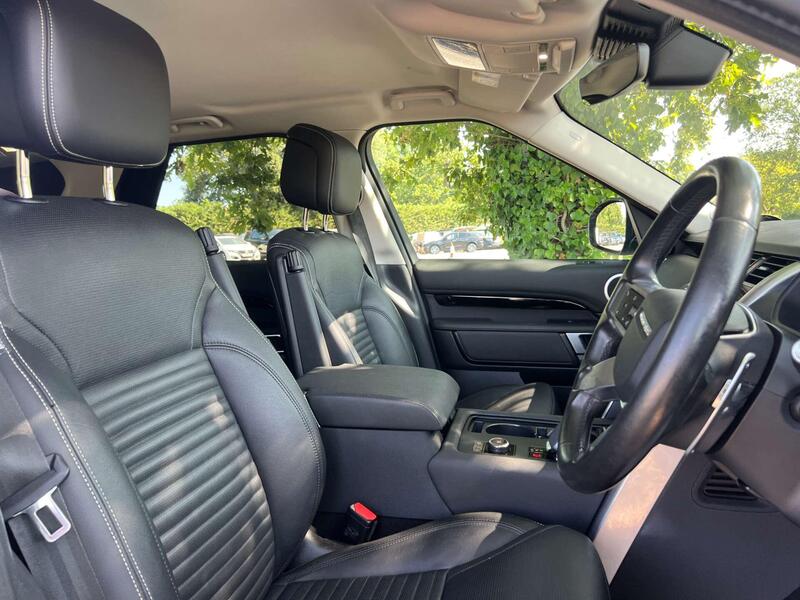Land Rover Discovery 3 view 5