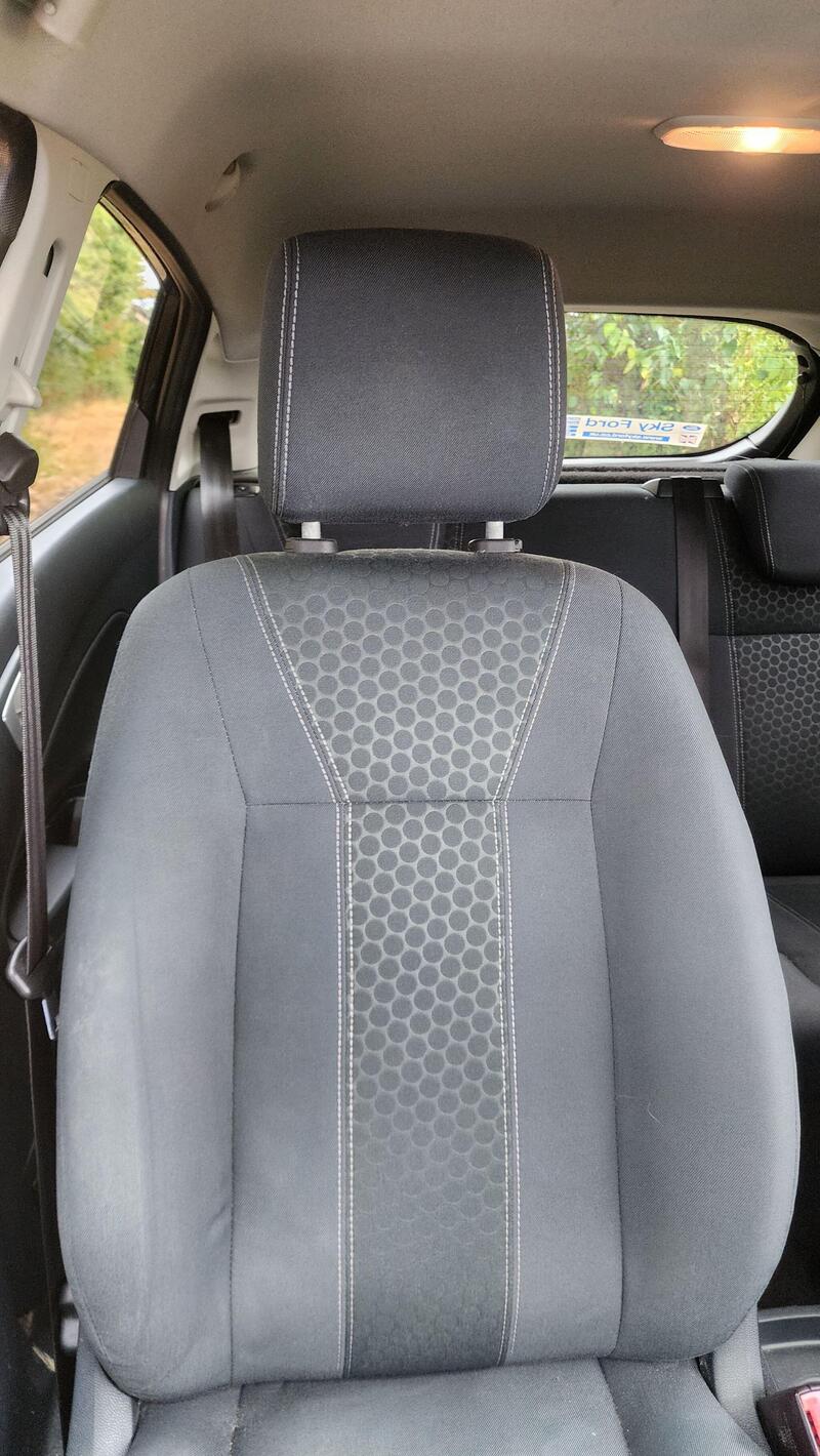 2012 Ford Fiesta — photo 39