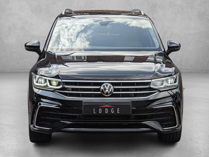 Volkswagen Tiguan Allspace view 2