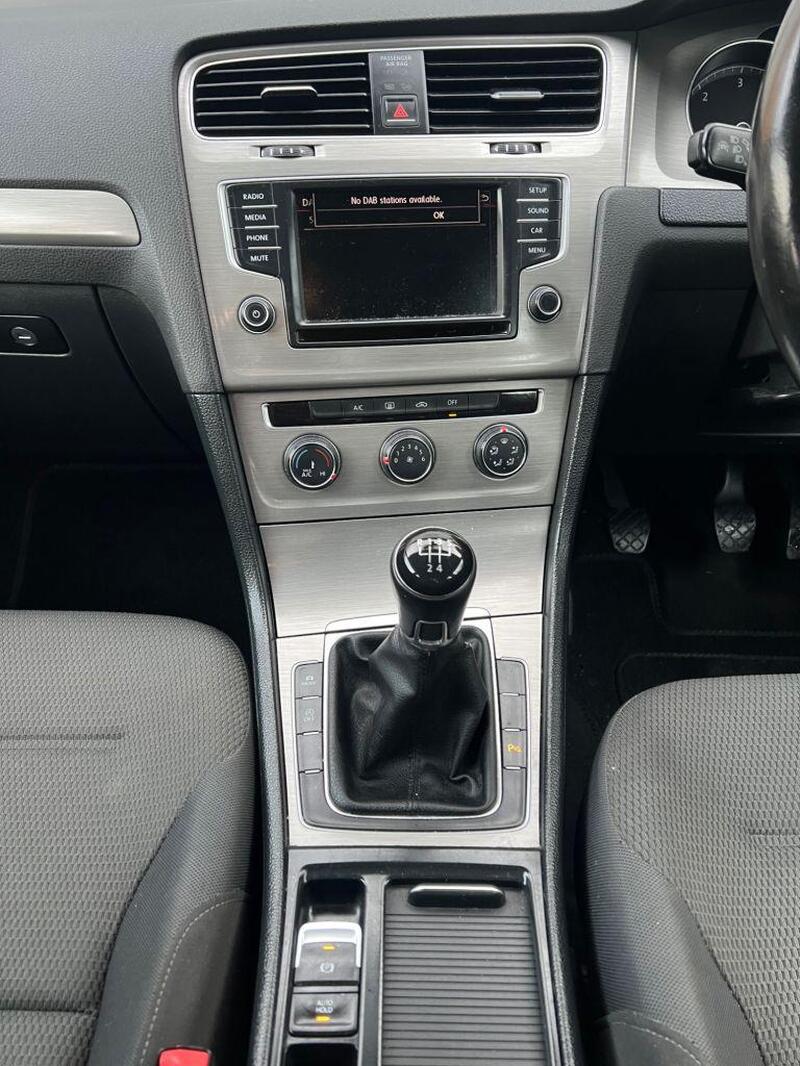 Volkswagen Golf view 22