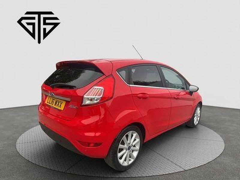 Ford Fiesta view 3